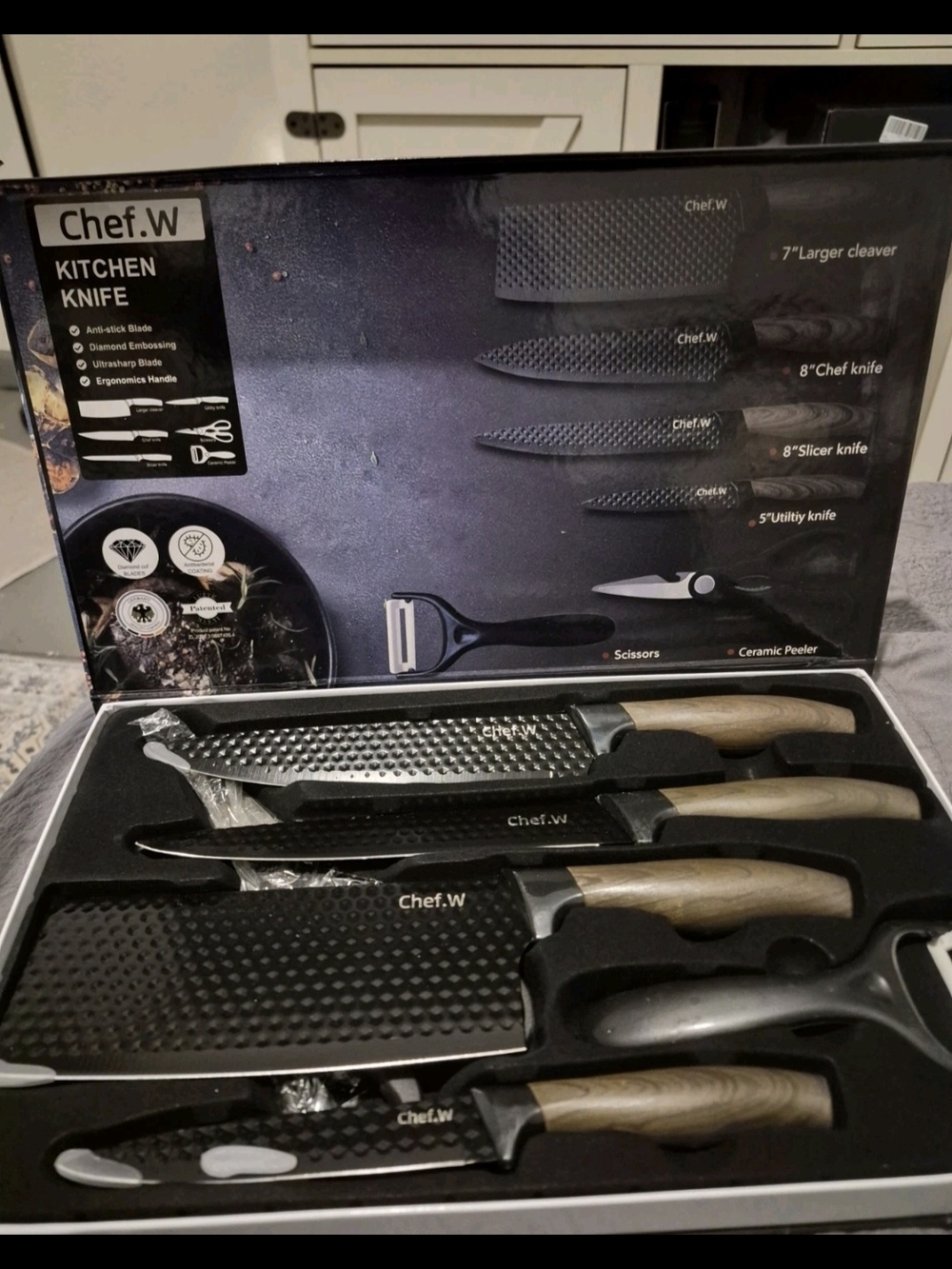 Chef.W 7-Piece Kitchen Knife Set in Black Blades with Wood-Tone Handles